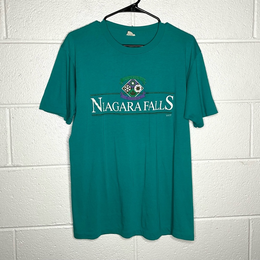 < Vintage Niagara Falls Graphic Short Sleeve Tee >